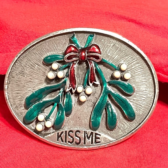 mistletoe belt buckle